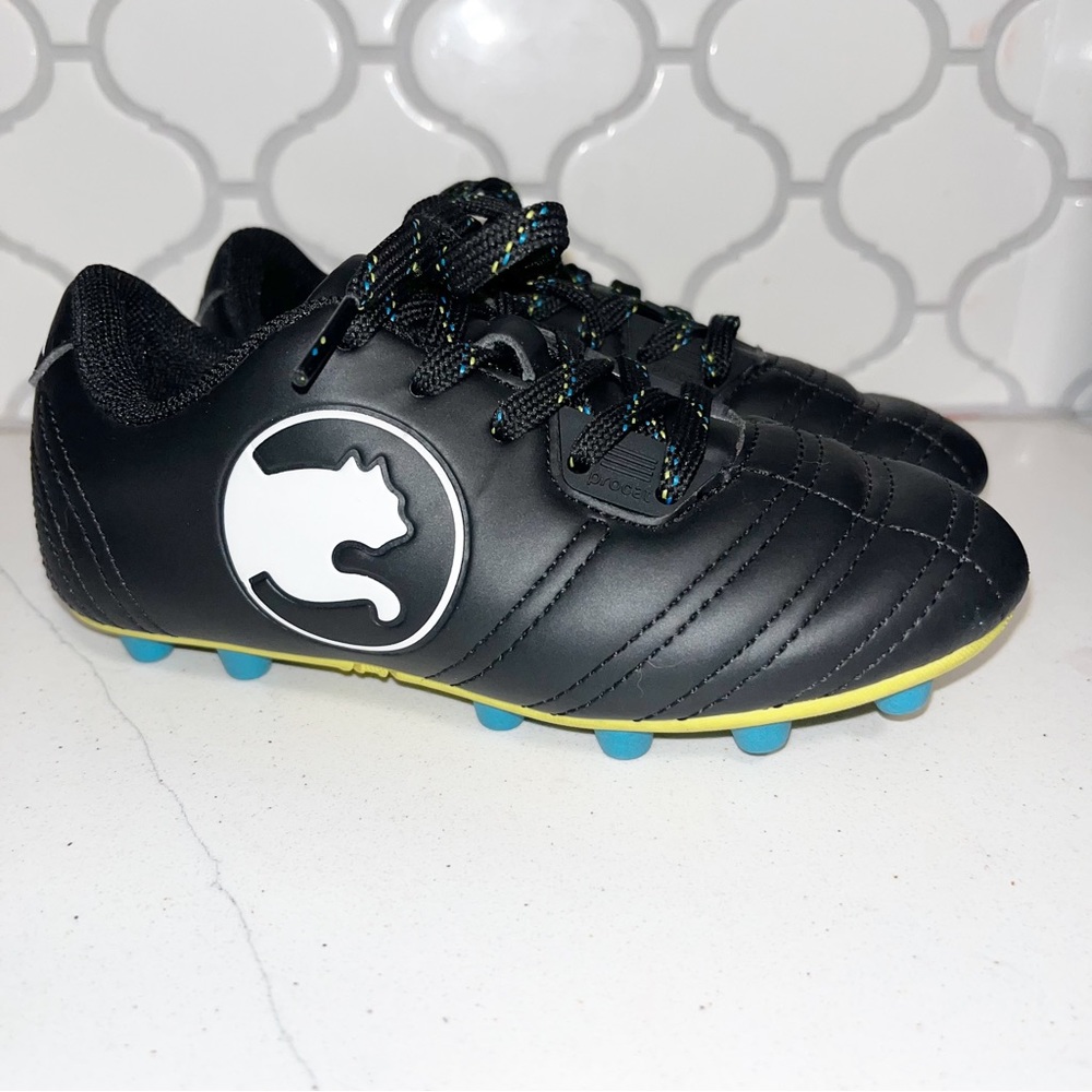 Kids Puma ProCat Pitch Soccer Cleats Size 11